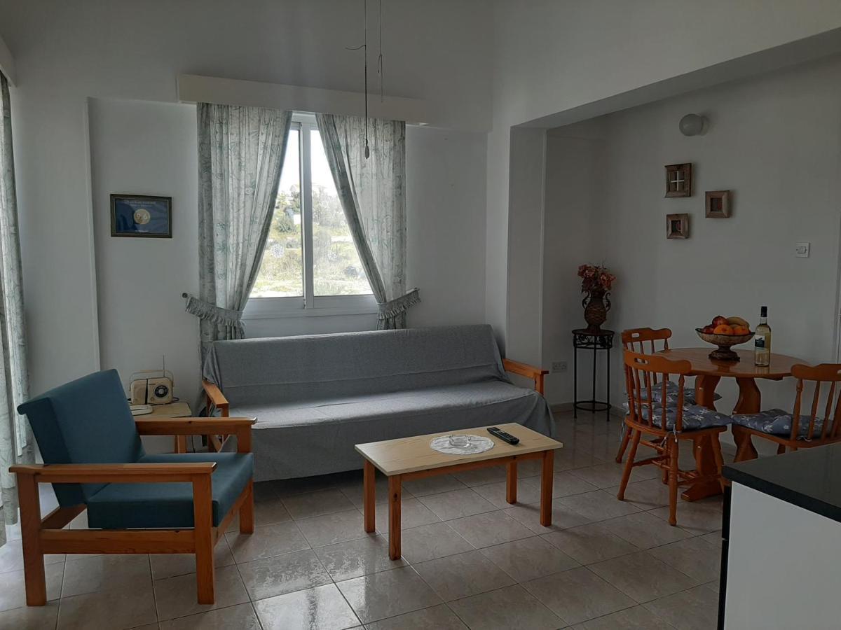 Pangeras Apartments Pissouri Bagian luar foto